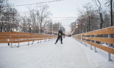 Фото В Челябинске из-за теплой погоды закрыли каток