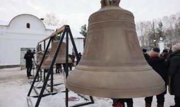 Фото В Томинском освятили колокола строящегося храма