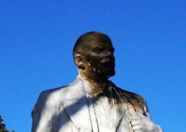 Фото Задержан подозреваемый в осквернении памятника Ленину в Челябинске