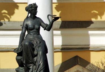 Фото Роддом вернет челябинке 28 тысяч рублей, потраченные на лекарство для ребенка