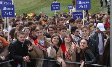 Фото В Челябинской области продолжаются «Последние звонки»