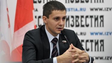 Фото Членство в «ЕР» уже не спасает ни от чего: «московский парашютист» Мищенко сам прыгнул из Общественной палаты