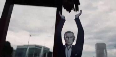 Фото В 62 года Владимир Путин удостоился памятника при жизни, хоть и в виде ножки от гигантского стула