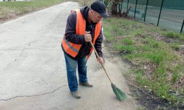 Фото Челябинск после праздников приводят в порядок более пятисот рабочих