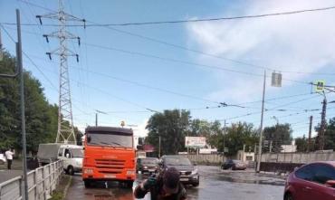 Фото Челябинск к сильному дождю готов – ливневки приводят в порядок
