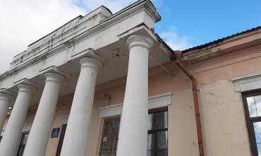 Фото В Миассе спасут от дальнейшего разрушения «Старые казармы», где учатся и калечатся дети