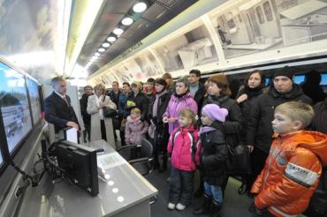 Фото Железнодорожники проводят в школах Челябинска уроки безопасности