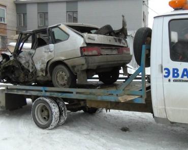 Фото В Увельском районе двое мужчин угнали машину таксиста и попали в ДТП