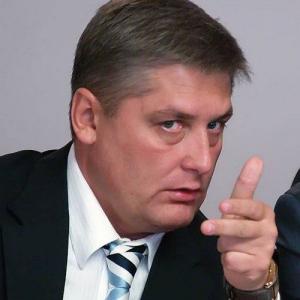 Фото Иван Сеничев добровольно слагает полномочия депутата Магнитогорского Собрания
