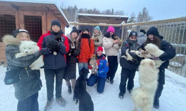 Фото В Челябинской области в ГЛЦ «Солнечная долина» дети из Ясиноватой впервые встали на лыжи и сноуборды