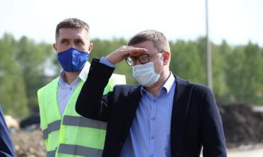 Фото Из-за ремонта трамвайных путей в Ленинском районе Челябинска дети ходят в школу пешком