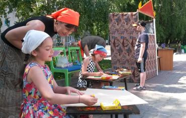 Фото В пятницу маленьким челябинцам и их родителям предлагают побывать в гостях у лета