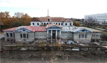 Фото В Каслях восстанавливают исторически ценное здание бывшего госпиталя