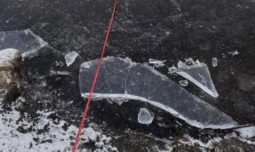Фото  Житель Карабаша провалился под лед во время рыбалки и утонул