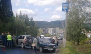 Фото В Златоусте столкнулись 20 машин