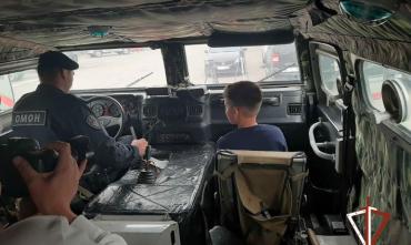 Фото В Челябинске росгвардейцы исполнили мечту мальчика, победившего рак