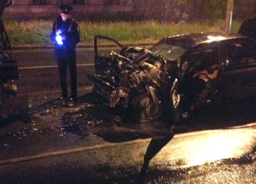 Фото В Челябинске погиб водитель иномарки, врезавшись в автовышку