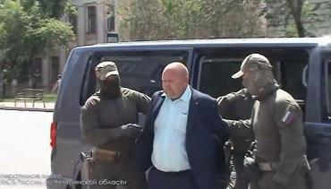 Фото ФСБ опубликовало видео задержания бывшего директора магнитогорского ДСУ Максима Безгодова