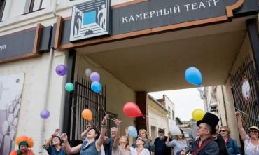 Фото Камерный театр Челябинска завершит сезон коллективным выходом на воду