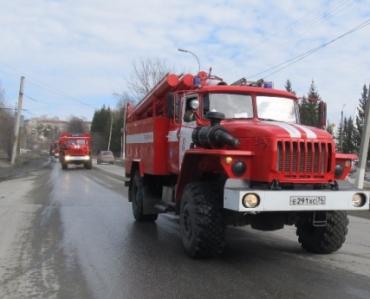 Фото В Златоусте огнеборцы спасли четырех человек на пожаре, в том числе троих детей