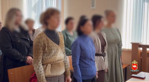 Фото Жительницу Челябинска приговорили к четырём годам колонии за экстремизм