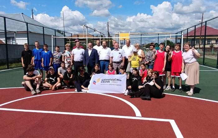 Фото Спорт – в сёла: в Анненском появилась универсальная спортплощадка