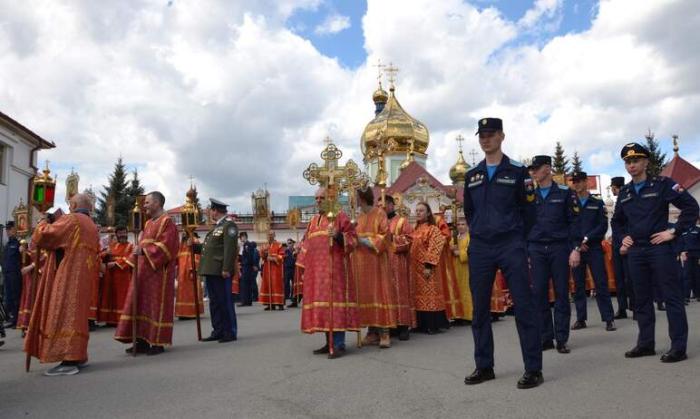 Фото В Челябинске прошёл крестный ход