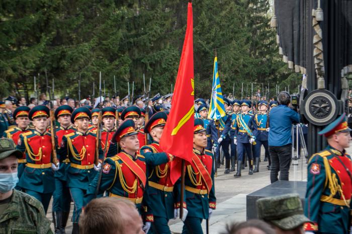 Фото Возложение венков к Вечному огню 9 мая 2021