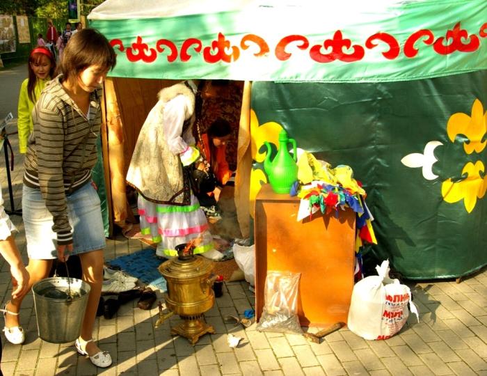Фото Городской праздник цветов и плодов-2008 в Челябинске