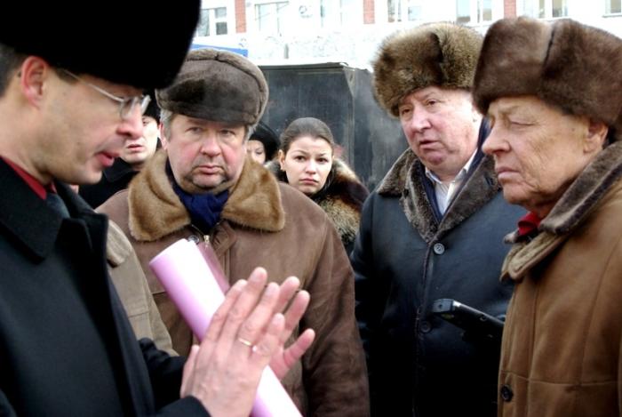 Фото Губернатор Петр Сумин