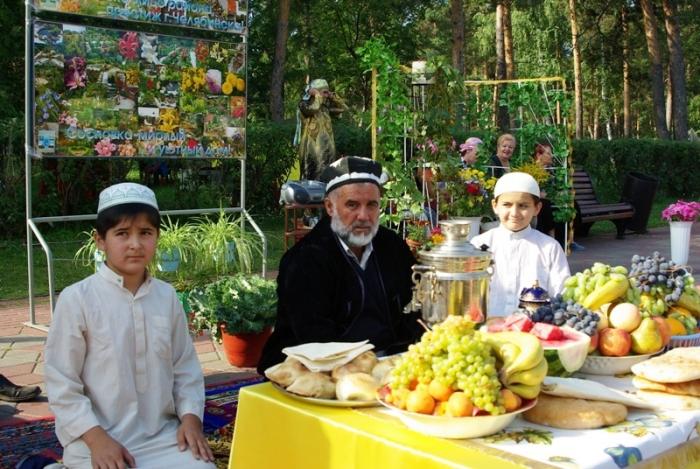 Фото Выставка плодов и цветов-2009