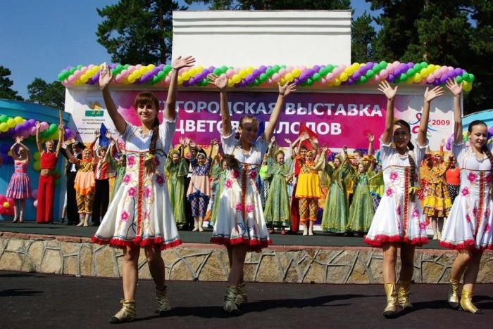 Фото Выставка плодов и цветов-2009