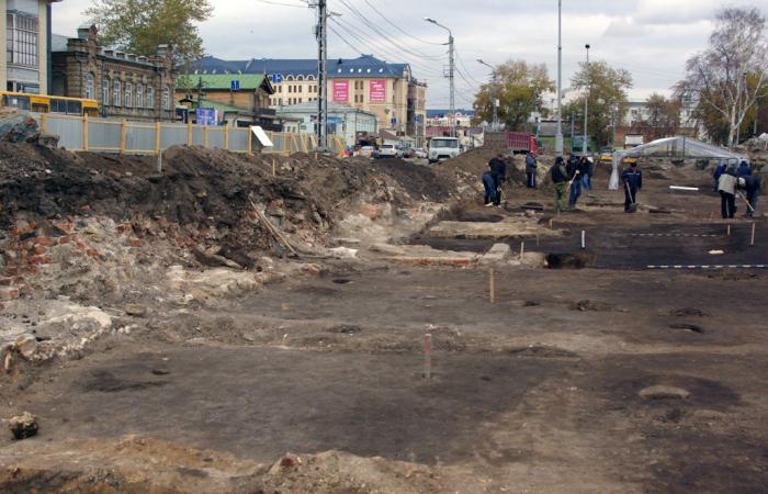 Фото Археологи в центре Челябинска