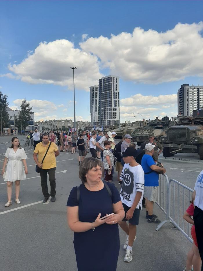 Фото Выставка техники НАТО, захваченной группировкой войск «Центр», в Челябинске