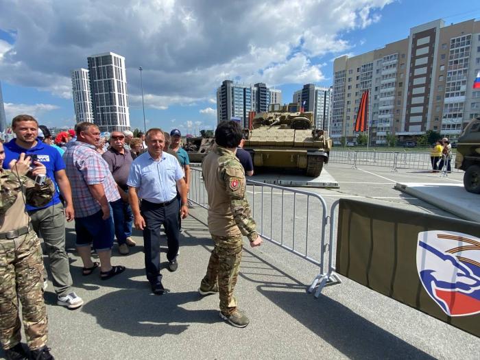 Фото «В тылу – всё хорошо»: бригада «Пятнашка» побывала в Челябинске