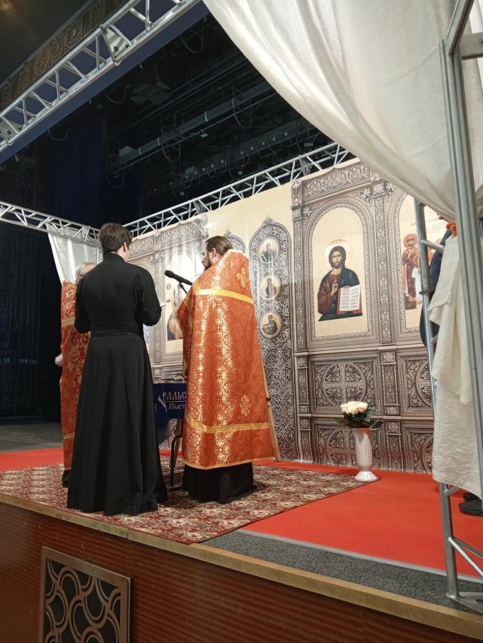 Фото В Челябинске открылась православная выставка-ярмарка «От покаяния к воскресению России»