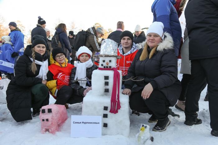 Фото Снеговики-добряки на челябинском флешмобе