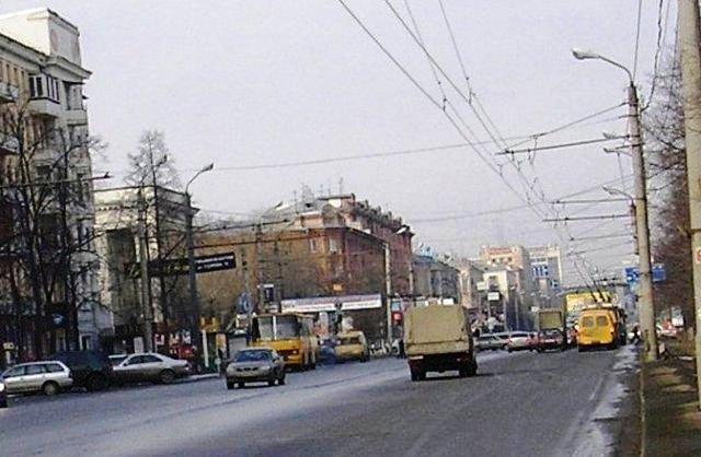 Фото ЧЕЛЯБИНСК И ЧЕЛЯБИНЦЫ. Первый день апреля на оси проспекта Ленина