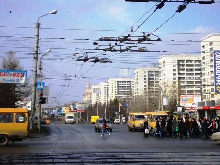 Фото ЧЕЛЯБИНСК И ЧЕЛЯБИНЦЫ. Первый день апреля на оси проспекта Ленина
