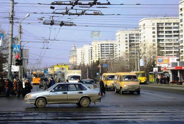 Фото ЧЕЛЯБИНСК И ЧЕЛЯБИНЦЫ. Первый день апреля на оси проспекта Ленина