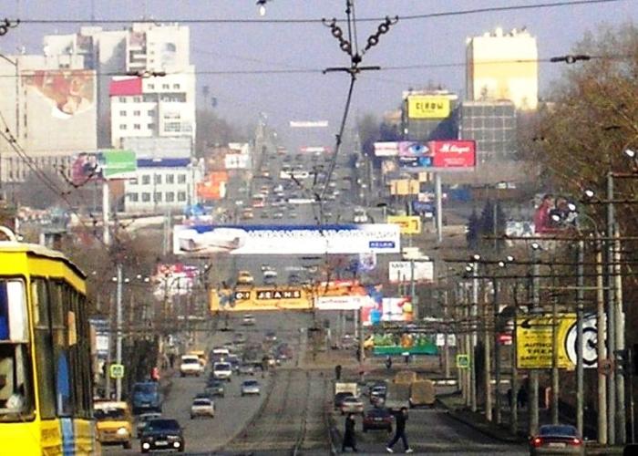 Фото ЧЕЛЯБИНСК И ЧЕЛЯБИНЦЫ. Первый день апреля на оси проспекта Ленина