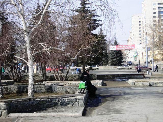 Фото ЧЕЛЯБИНСК И ЧЕЛЯБИНЦЫ. Первый день апреля на оси проспекта Ленина