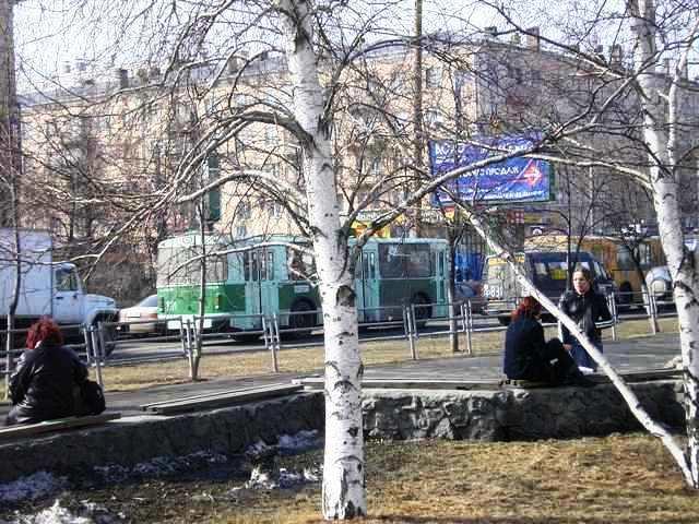 Фото ЧЕЛЯБИНСК И ЧЕЛЯБИНЦЫ. Первый день апреля на оси проспекта Ленина