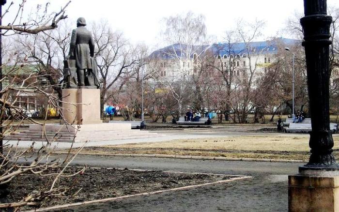 Фото ЧЕЛЯБИНСК И ЧЕЛЯБИНЦЫ. Первый день апреля на оси проспекта Ленина