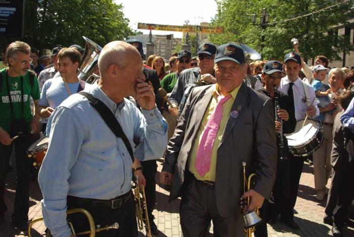 Фото Челябинск. Джаз. Стрит-парад на Кировке