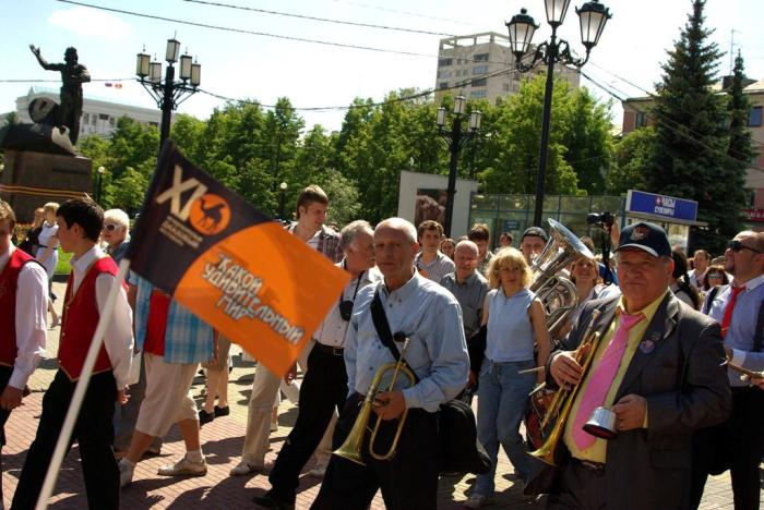 Фото Челябинск. Джаз. Стрит-парад на Кировке