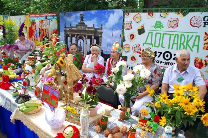 Фото Выставка плодов и цветов-2014 в Челябинске