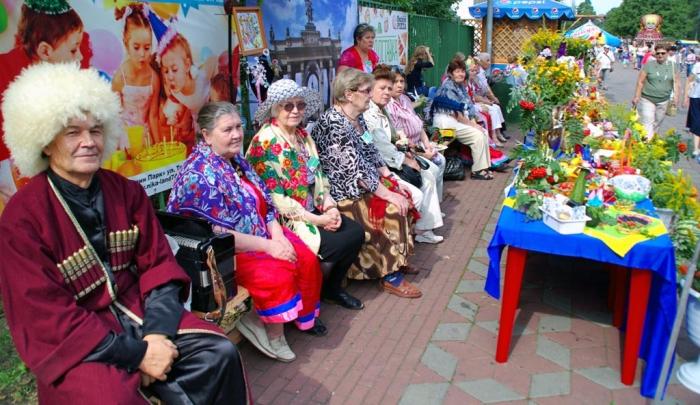 Фото Выставка плодов и цветов-2014 в Челябинске