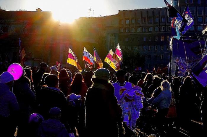 Фото Возвращение Крыма. Митинг. Челябинск-2015