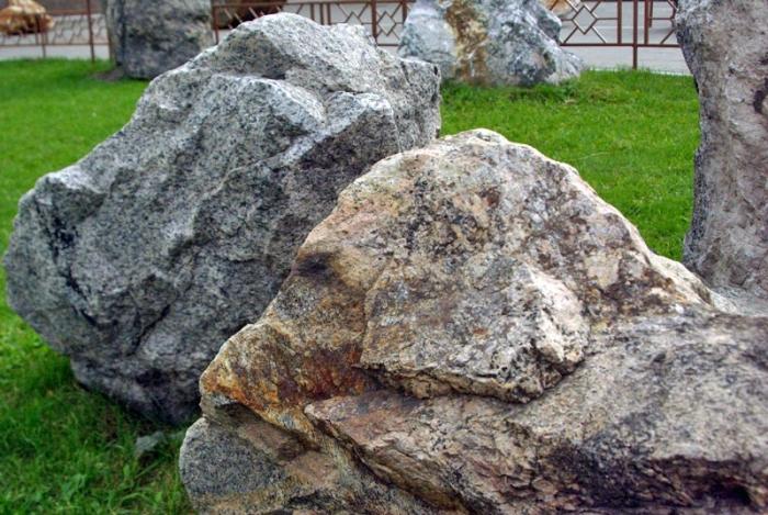 Фото Сад камней в Челябинске. 